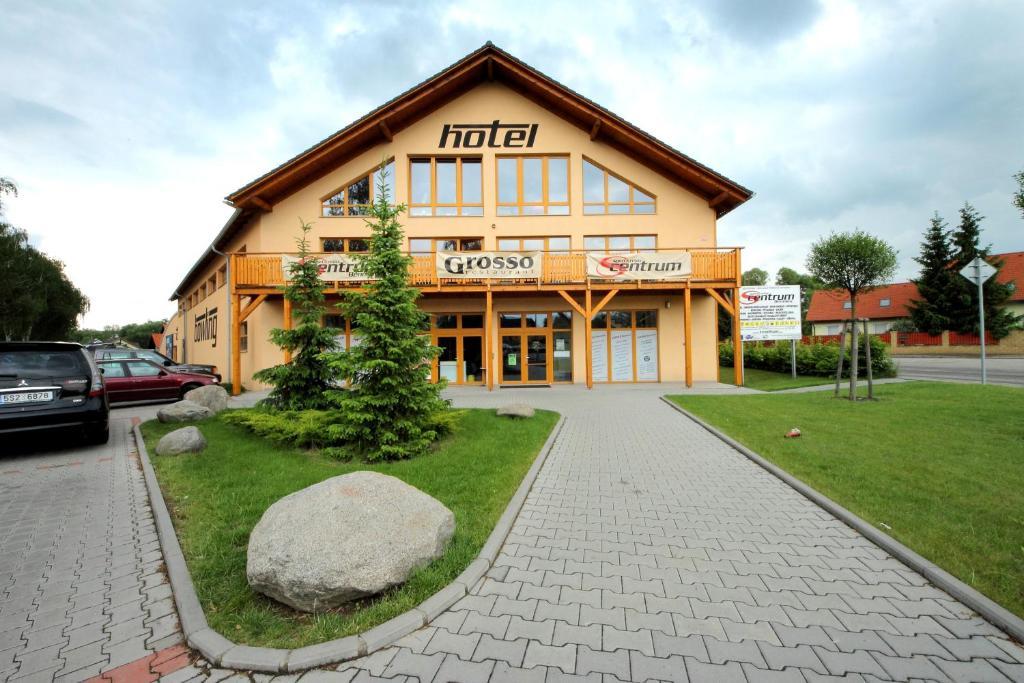 Hotel S-Centrum Benesov  Exteriör bild