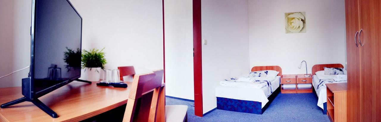 Hotel S-Centrum Benesov  Exteriör bild
