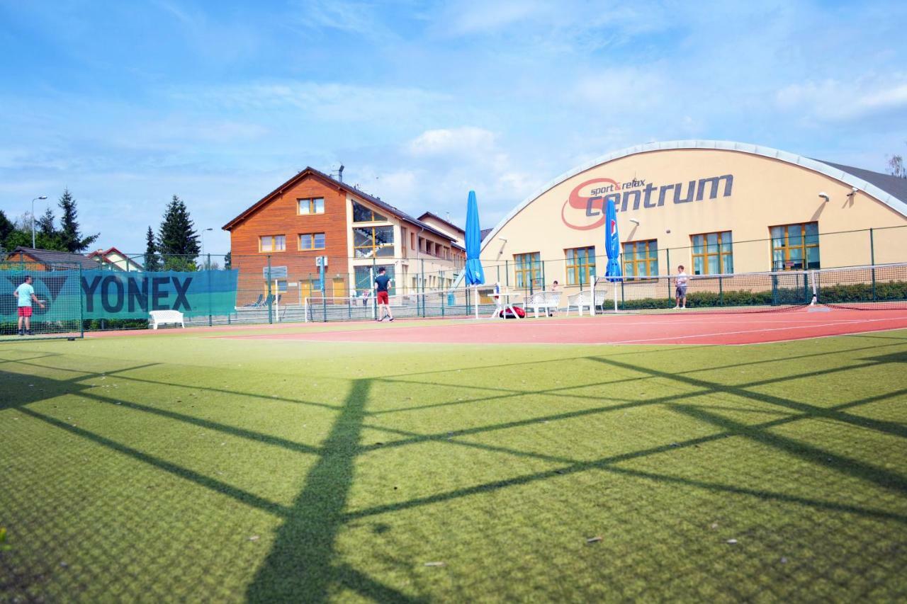 Hotel S-Centrum Benesov  Exteriör bild
